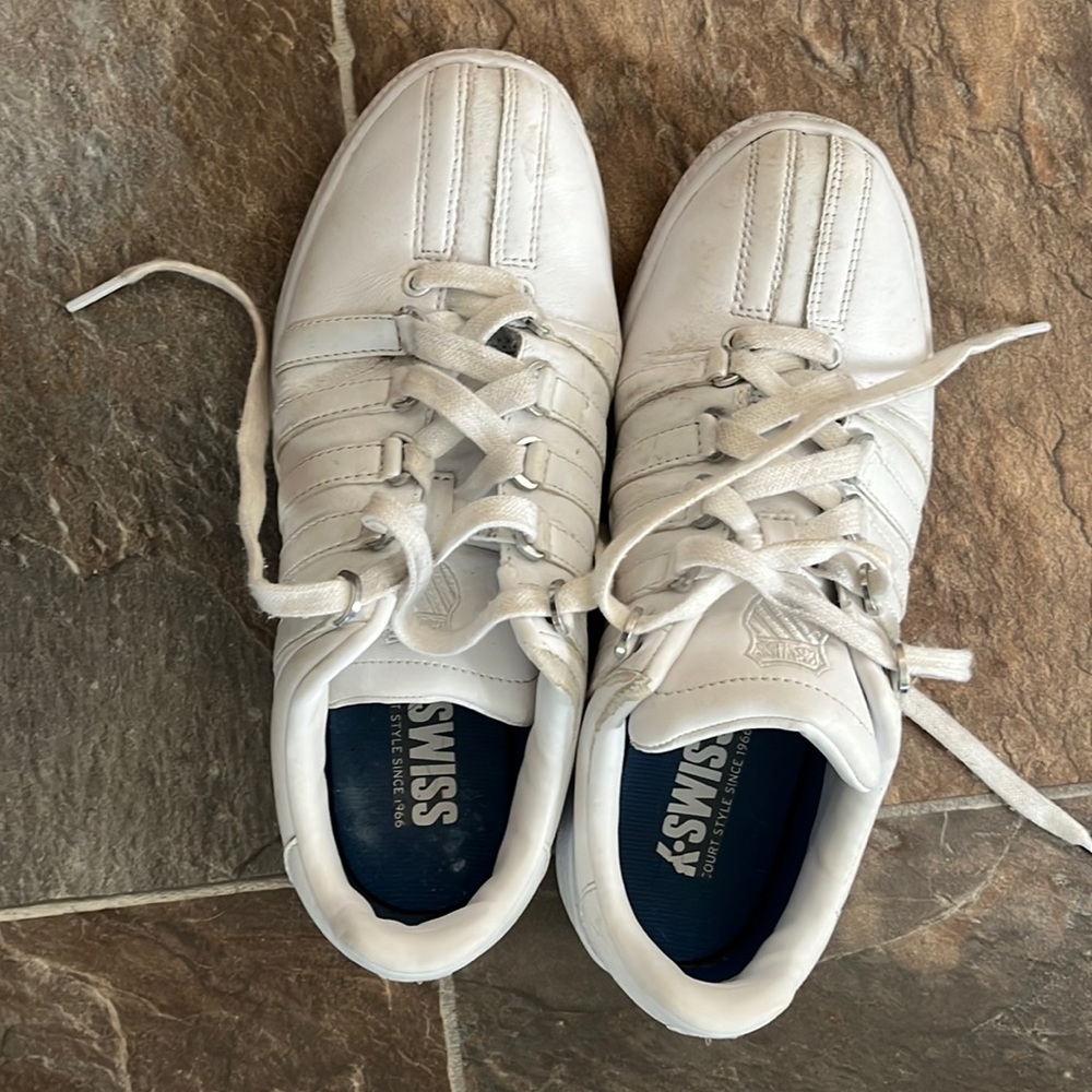 K-Swiss white tennis shoes size 8.5